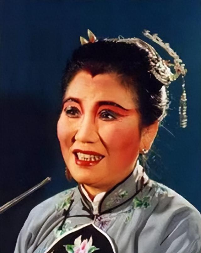 一句台词识破潜伏间谍，去世23年的赵丽蓉，仍被多家官媒发文缅怀