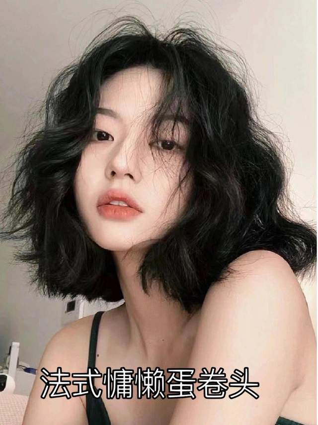 发型 你是什么“脸型”就选什么发型！这三种发型发色，让你更洋气减龄