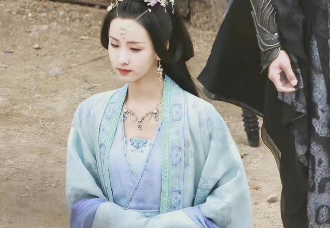 长月烬明|原著抄袭，《长月烬明》播出成谜？参考郭敬明，律师给出三个建议