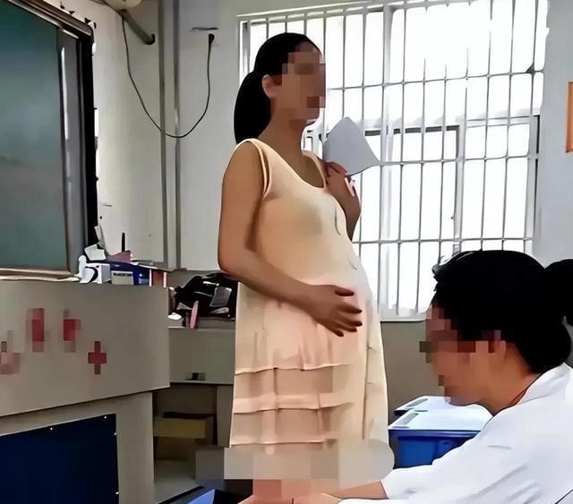 由教师被举报和女交警执勤事件,看社会对职业女性的误解与偏见!