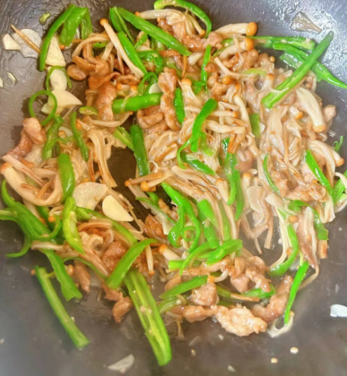 金针菇|11月之后,常给家人吃这菜,解馋开胃,营养美味,不懂吃可惜了