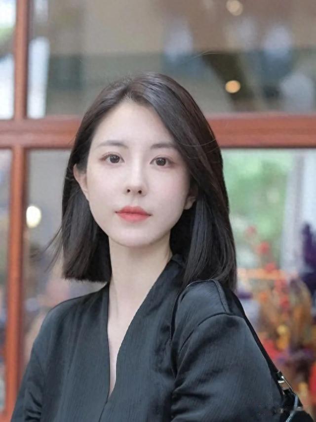 发型剪来剪去，最美还是一刀切波波头发型，简单瘦脸好打理