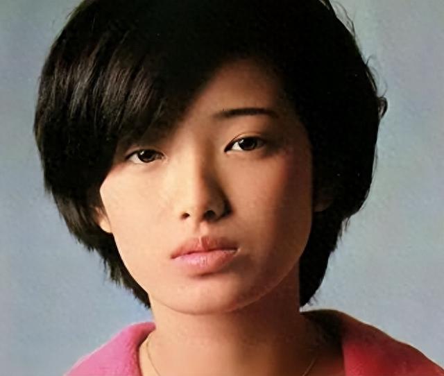 被山口百惠的老年状态惊艳到:64岁发腮发福,穿衣极简却气质高级