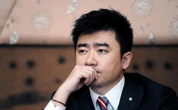 被称作“央视败类”,吃了六年半牢饭,出狱后依然可以年薪300万