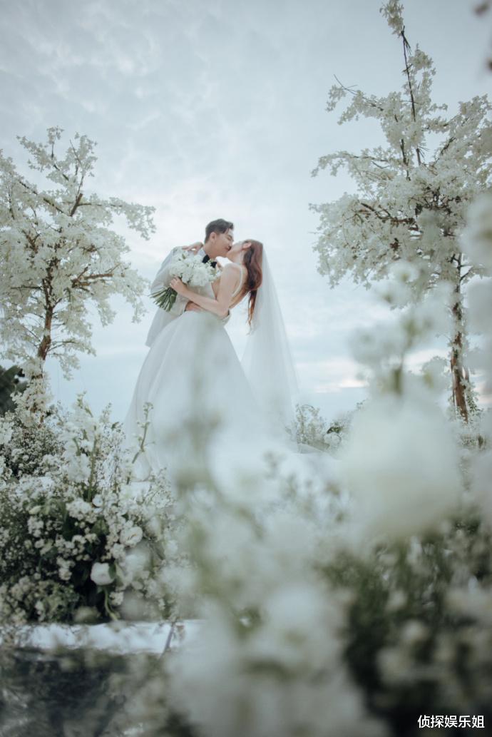 马国明汤洛雯低调完婚,夫妻卡点1314晒婚纱照,男帅女美配一脸