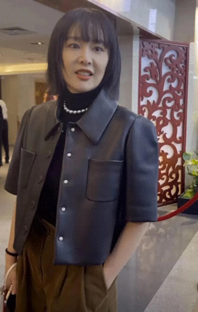 大嫂高叶换发型,全新妆造遭吐槽,网友喊话:造型师给我滚出来