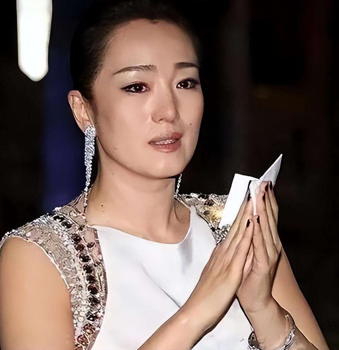 张艺谋一生中的三个女人:一个得到爱,一个得到钱,一个一无所有