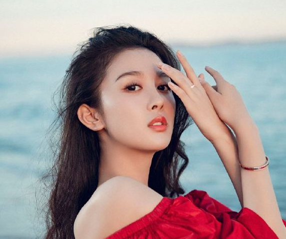 这位灵气女演员,也整容了?