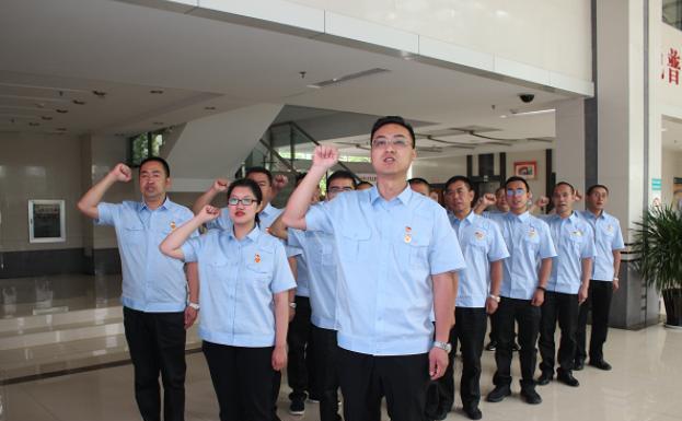 国企|家里三代“烟草人”，主打奉献精神，反在网友的评论中“翻车”