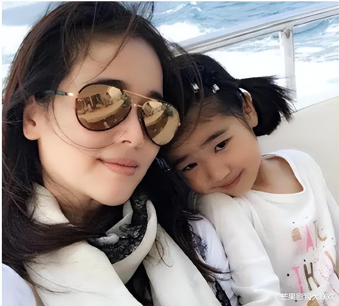 这一次,再多的名和利都救不了“风流成性”的左小青