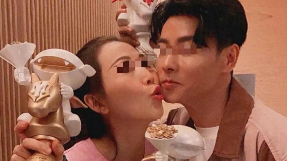 49岁的蔡少芬回应说，如果她离婚，她的丈夫肯定会再婚，这更现实