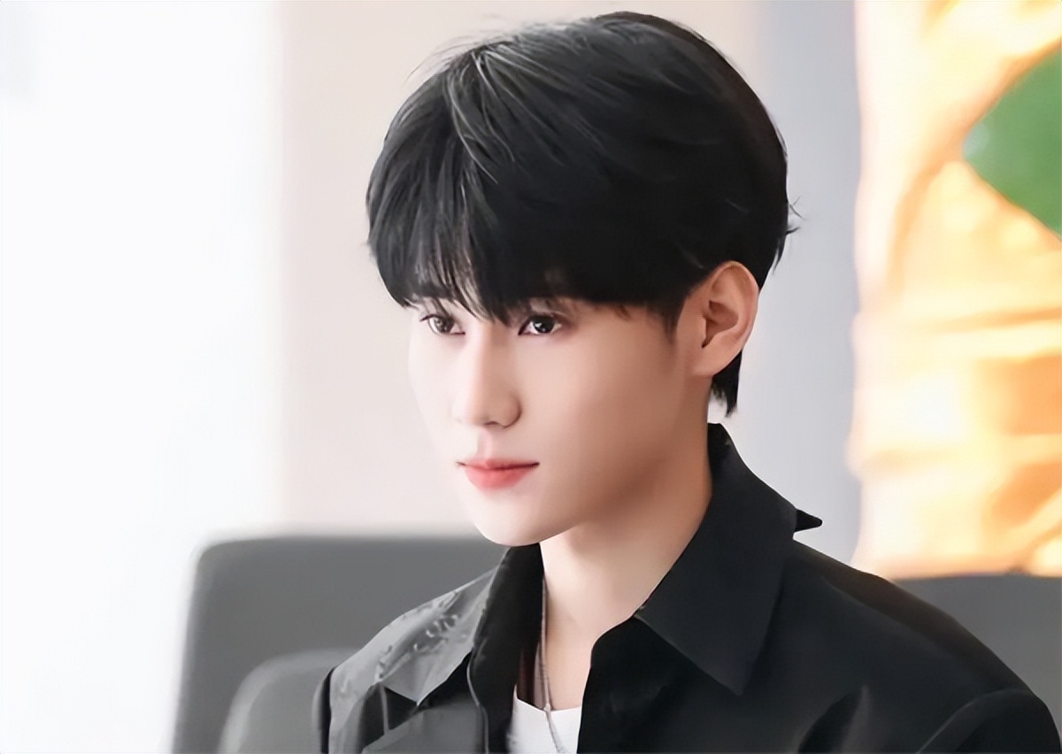 奔跑吧兄弟|《奔跑吧》疑似换人，元老杨颖终于离开，3位新人扛起大旗