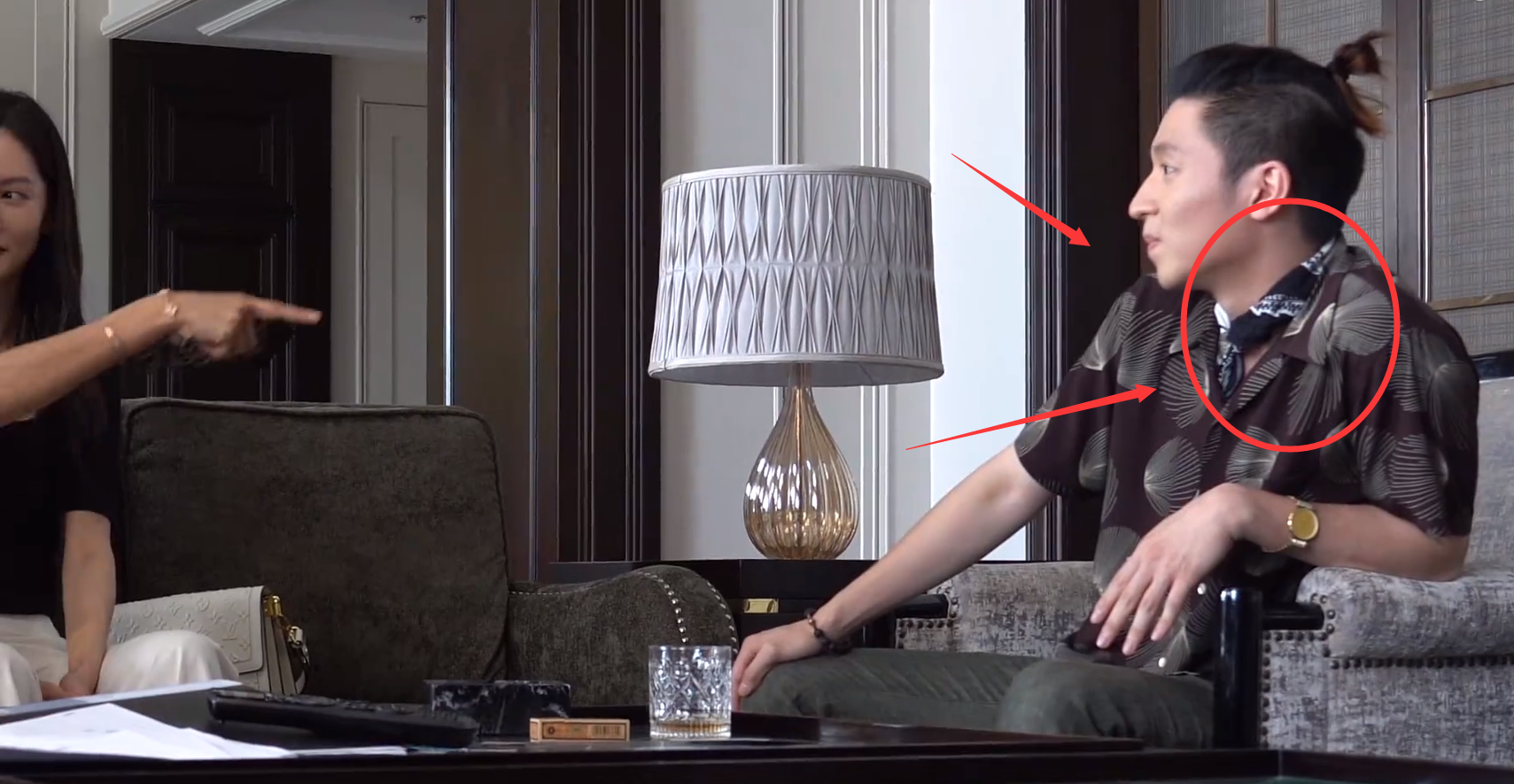 消失的原型，残缺的同事！《孤注一掷》这10处细节，让我不寒而栗