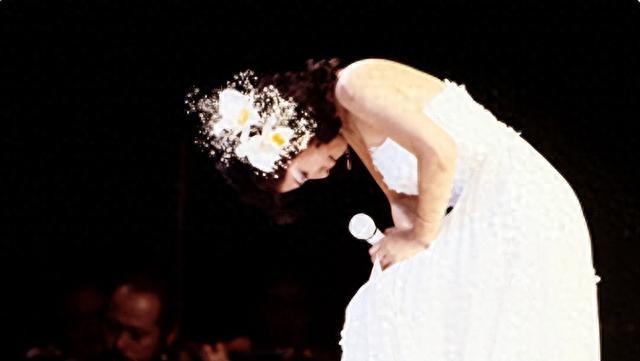 被山口百惠的老年状态惊艳到:64岁发腮发福,穿衣极简却气质高级