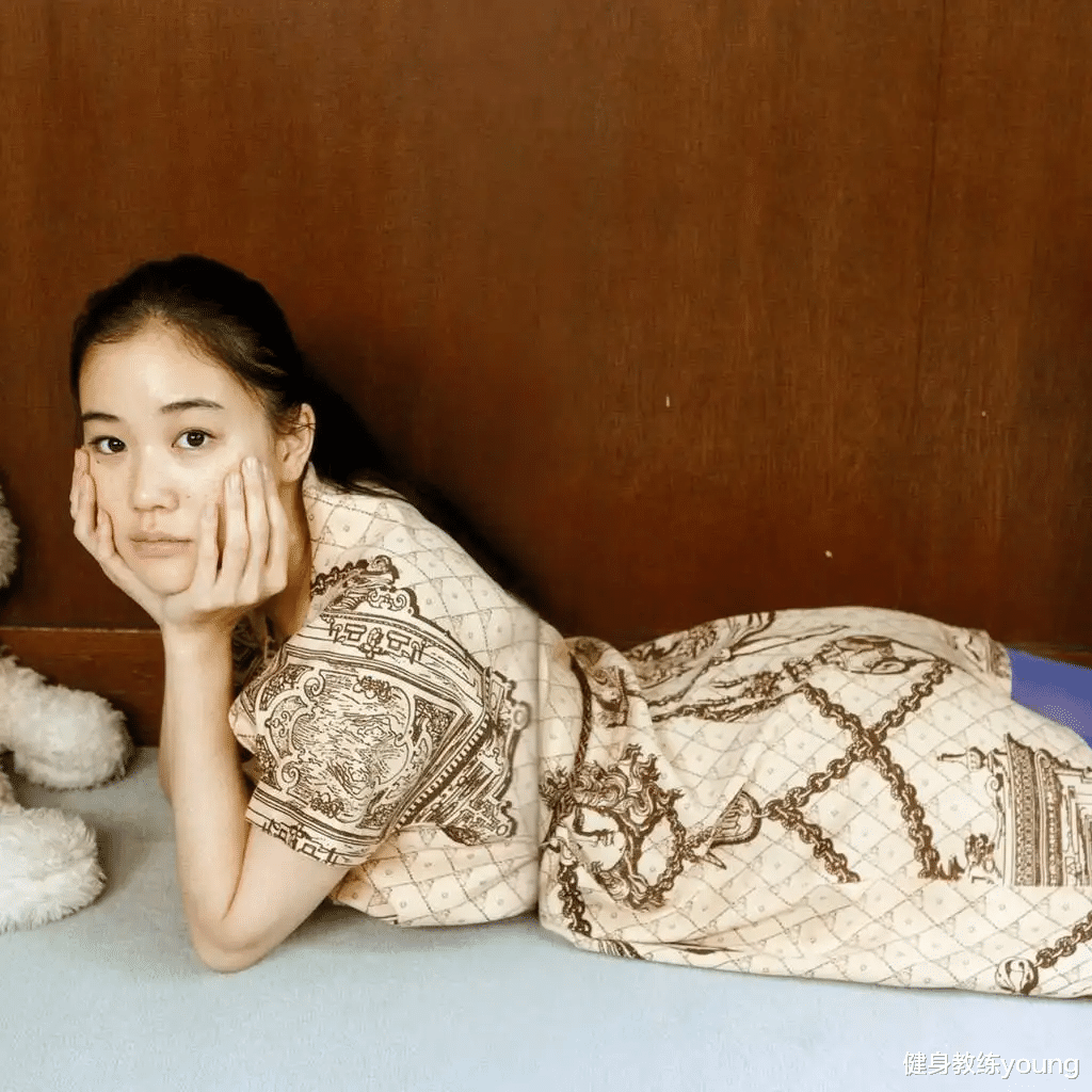 苍井优，3个秘诀狂瘦24斤，一年连接7部剧，开启开挂人生