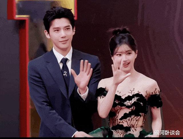 范丞丞恋情曝光,这小子是真藏不住事儿...