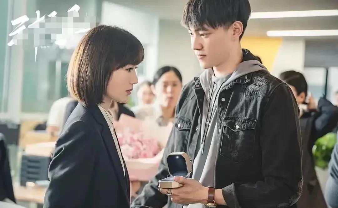穿衣搭配 演“姐弟恋”不油腻的7位女星，个个浑然天成