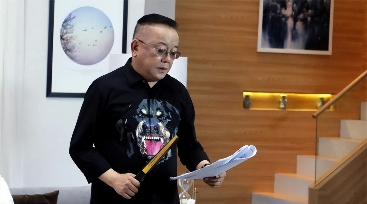 王刚事件再次升级,这一次,王刚的底裤全都被扒光了!