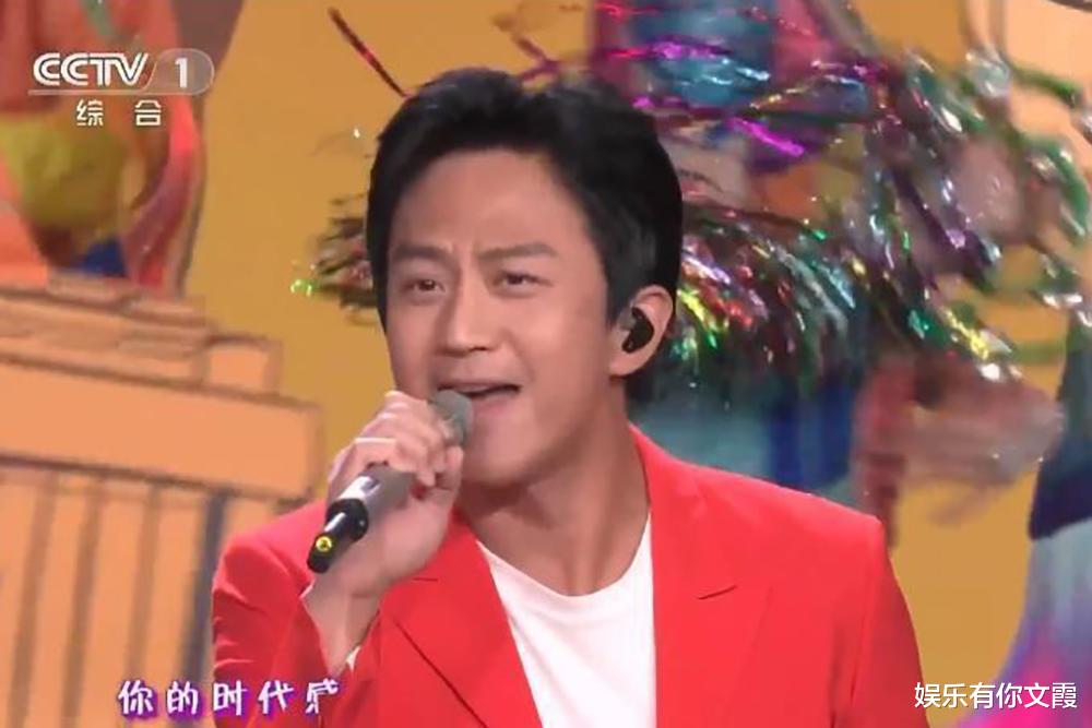 邓超|二次上春晚邓超活蹦乱跳有多搞笑？网友：有史以来春晚最搞笑表演