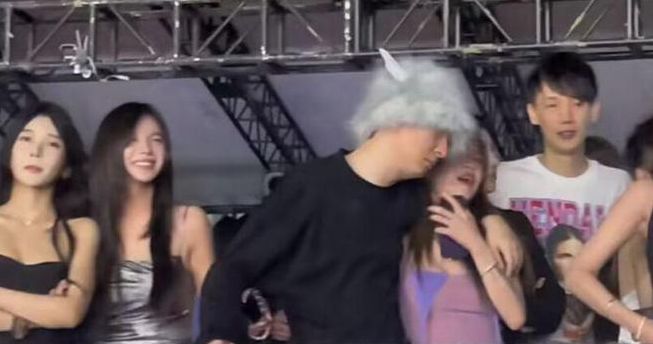 曝王思聪花40万购买国产车，疑找熟人优惠了3万，被吐槽抠门