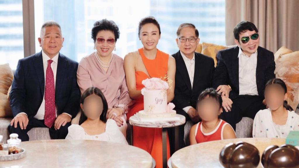 黎姿|黎姿马廷强庆祝结婚14周年，男方送花表爱意，女方感恩成为一家人