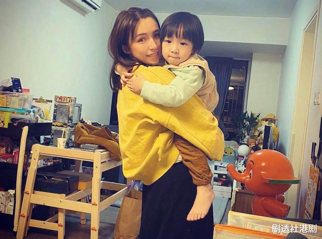 二胎|TVB知名童颜女神怀二胎出血！到医院打安胎针，盆骨两侧都是淤青