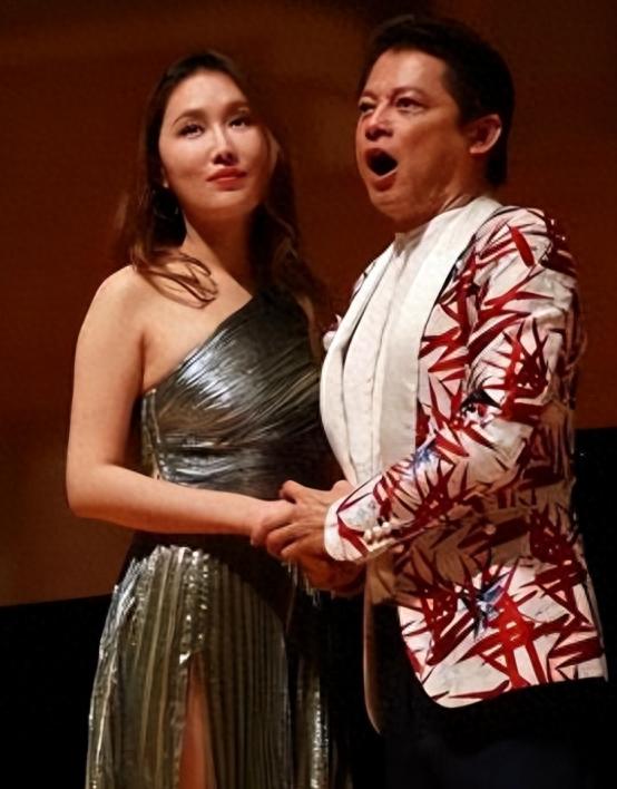 丰满水嫩,小28岁,这娇妻绝了!不过大叔,66岁了保重身体