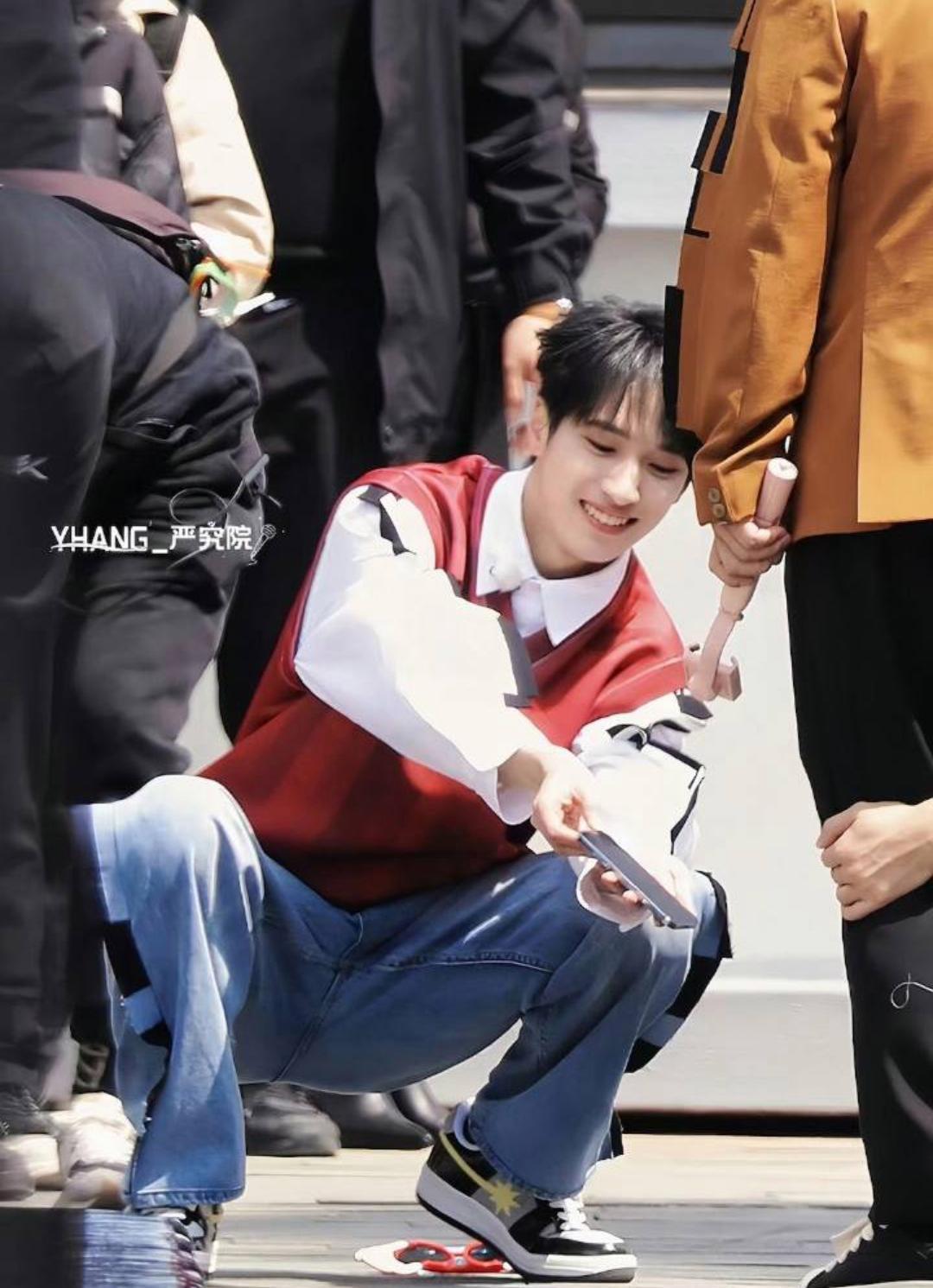 健谈大会|极限挑战:严浩翔大搞反差萌,虽是老幺却拿沉稳人设!Bking实锤