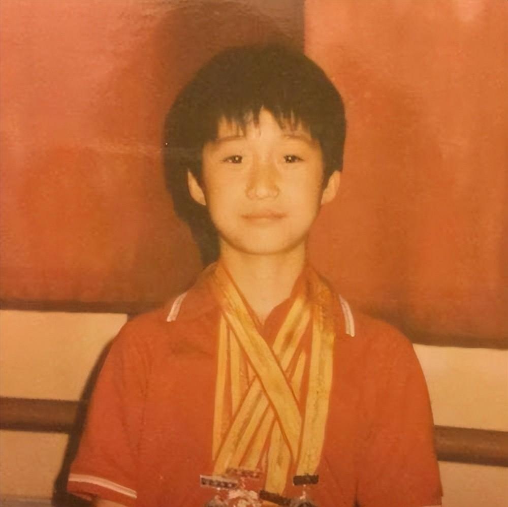 骗了我们整整49年!原来他就是吴京的父亲,难怪吴京能够大红大紫