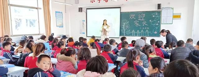 黄晓明微信曝光,个性签名被讨论,网友:为了孩子上学也是拼了