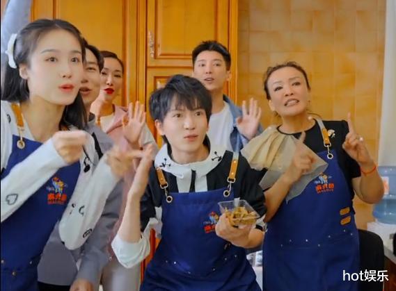 张兰|汪小菲承诺两周去一次台湾,称孩子暑假回北京,张兰晒兔子期盼