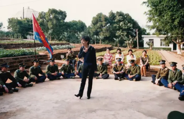 春晚|“春晚大户”耍大牌，“贪财”遇到封杀，沦为路人无人识