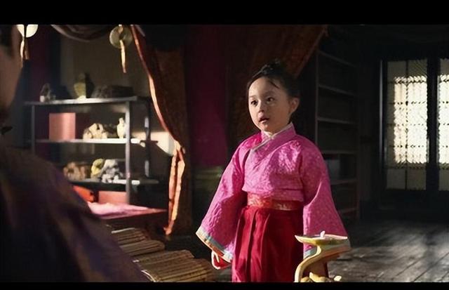 刘楚恬:2岁出道年入百万,因长相甜美被禁止整容,如今长成啥样