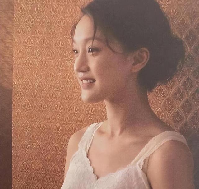 周迅|周迅:18岁时做“人体模特”,为艺术献身,一幅油画卖184万