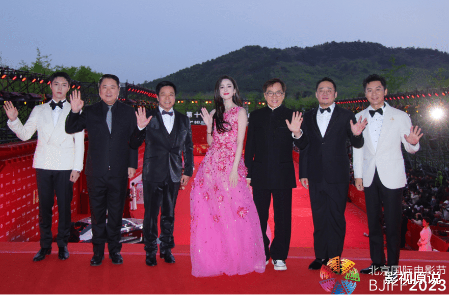 成龙|相差近40岁的成龙和娜扎演情侣，二人再续“神话前缘”