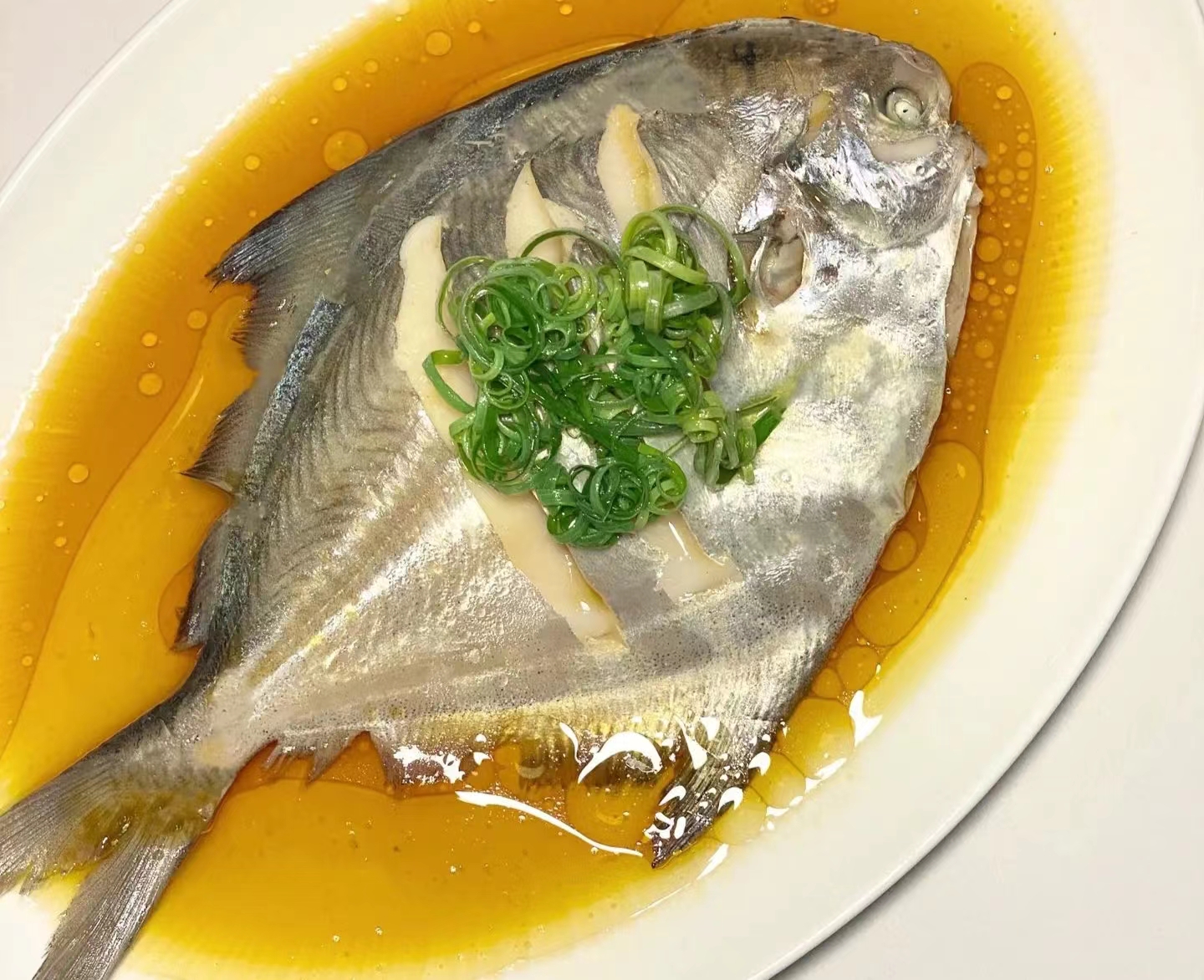 老得慢的女人，大多都爱吃8种食物，补充胶原蛋白，60岁都不显老