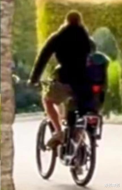 欧美明星|阿奇被尊为王子后初亮相,呆萌模样坐自行车,梅根忙着显摆没露面