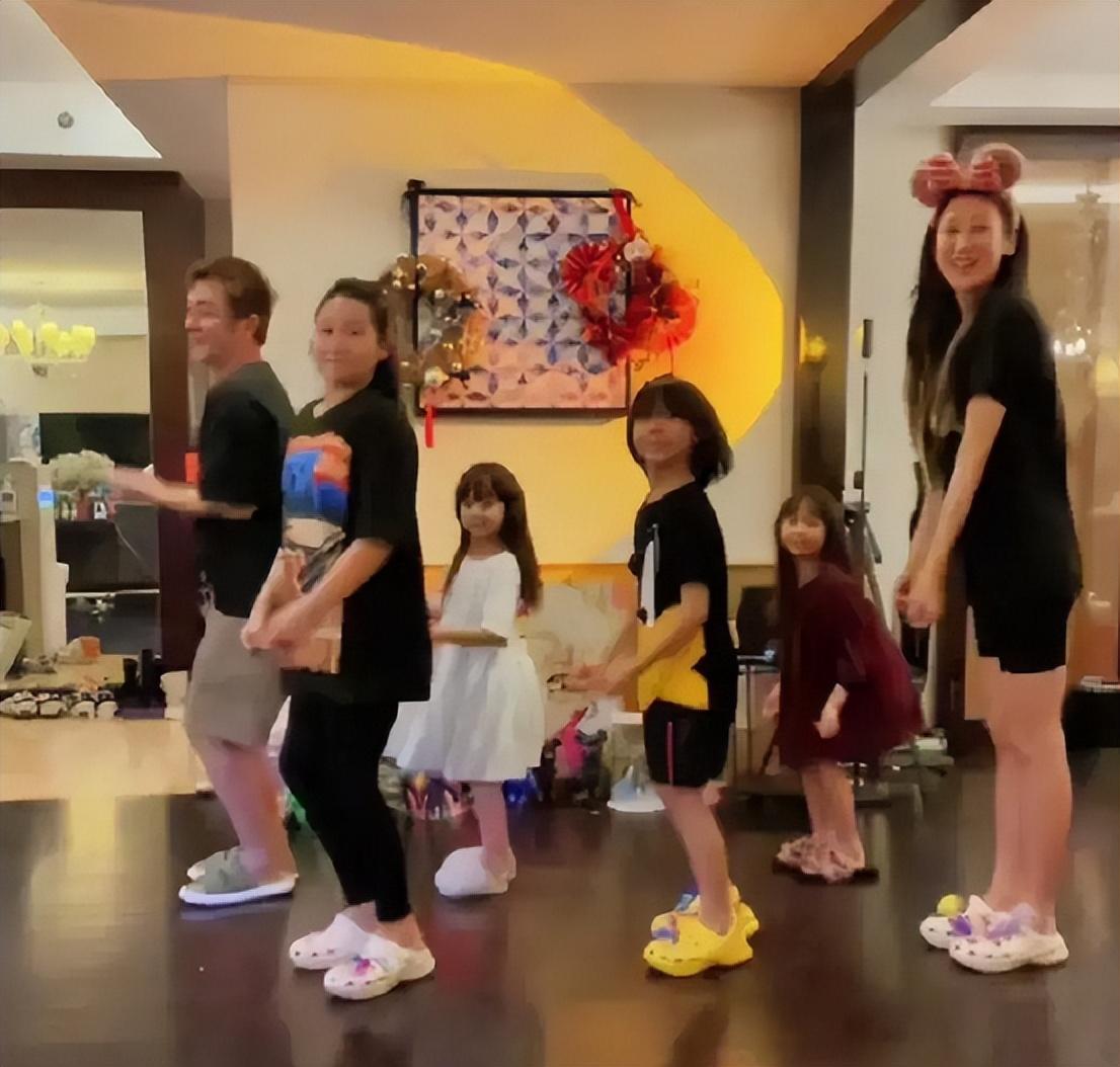 同居四年后分手，佘诗曼拿下“三料视后”，他却只能演烂片养四娃