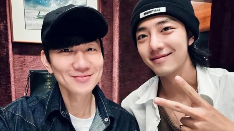 林俊杰肖战新加坡相聚，吃豪华料理，争议心情太好！