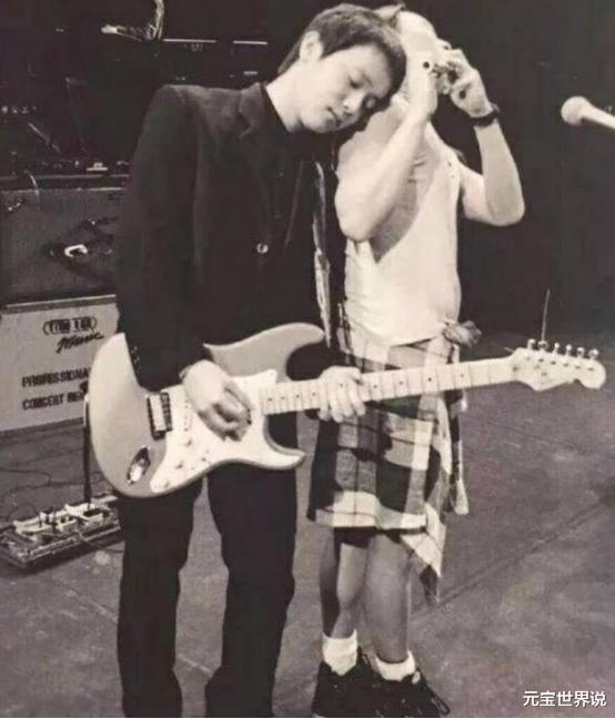 如今的窦唯成了邋遢老头，他真的这么穷了吗？其实我们都想错了