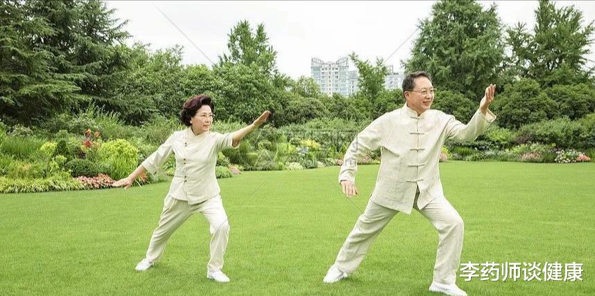 老年人要健康长寿,10件事尽量别做,再喜欢也要忍住!