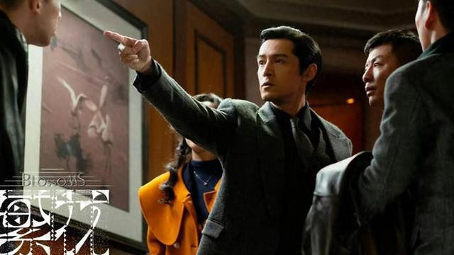 辛芷蕾杀青四次，胡歌脸朝下摔下卡车，王家卫繁花给演员折腾够呛