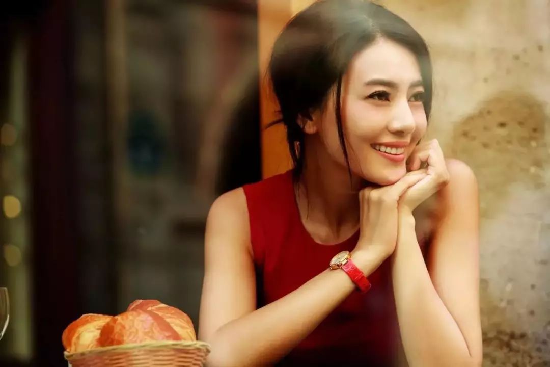 高圆圆|43岁高圆圆出演少女，路透照颜值平平显老气，强装青春违和感十足