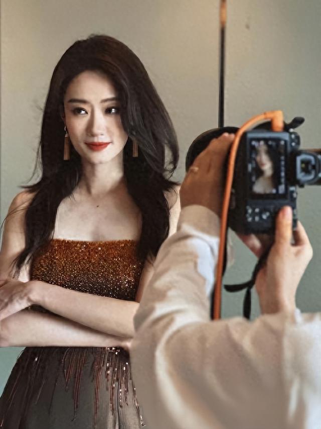 从爆红到“打回原形”，高叶只用了半年，终是步了张小斐的后尘