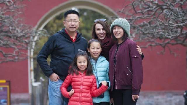 李阳|恭喜！李阳官宣生子，二婚妻子近照曝光，他贴心为其洗脚日夜守护