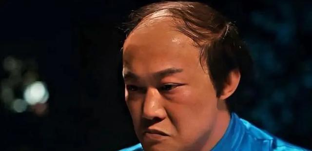 周杰伦 白敬亭、周杰伦头顶稀疏，原来男星早就秃了，观众被骗惨了
