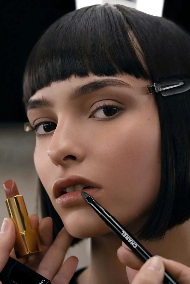 公益 每周时报 | 2023妆容新趋势少不了这抹红