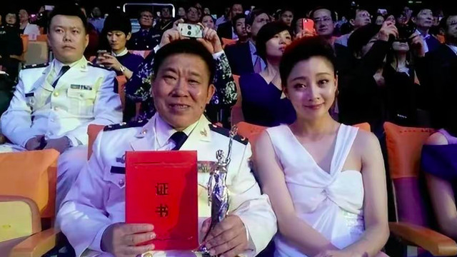 刚道歉就又删视频翻脸，海军大校杜旭东迷之操作，新剧遭换脸封杀