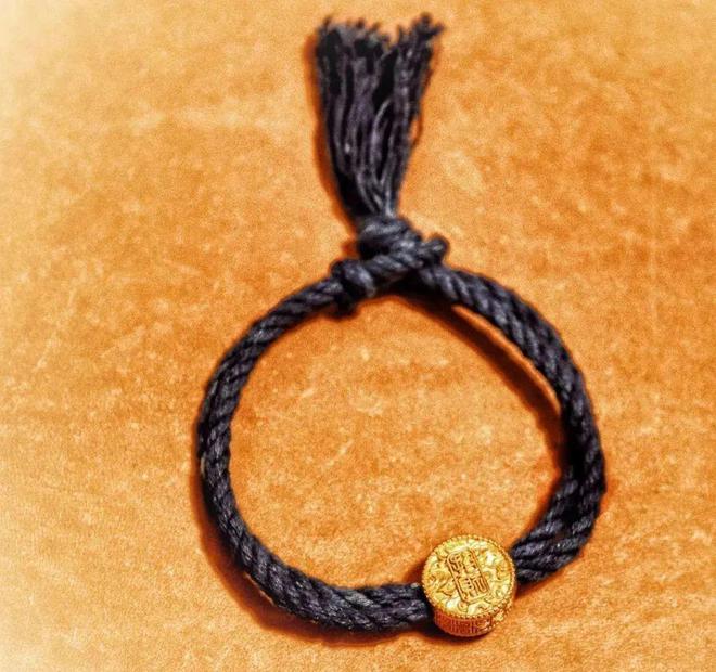 硬汉风不够硬?手串这么配,够硬了吧!