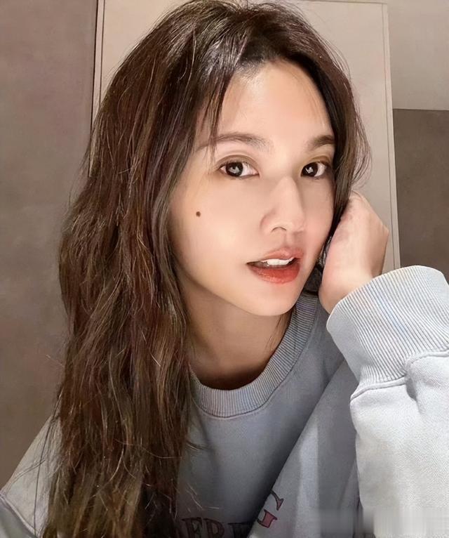 直发 脸上有这3种“标志”的女人，年纪越大越吃香！中一个就很有气质